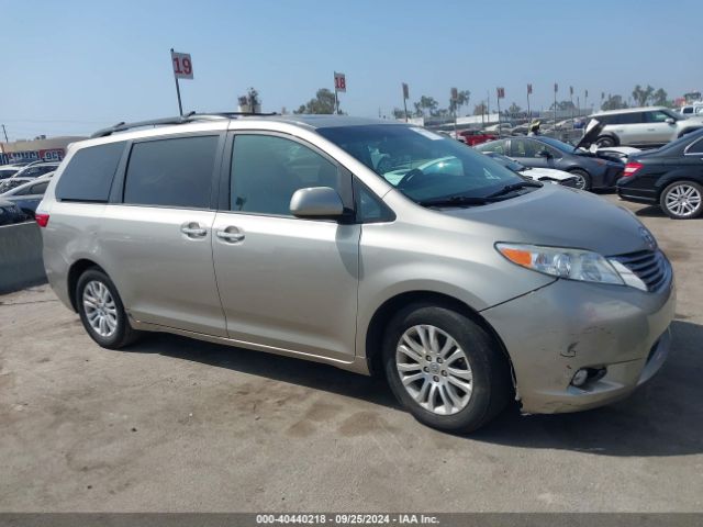 5TDYZ3DC8HS857383 Toyota Sienna Xle Premium 8 Passenger