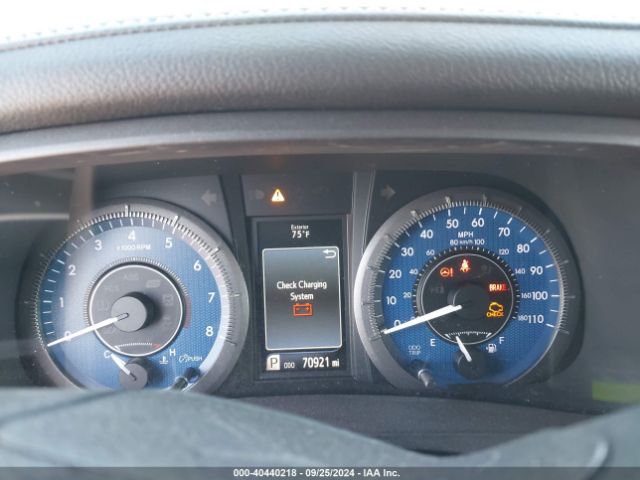 5TDYZ3DC8HS857383 Toyota Sienna Xle Premium 8 Passenger