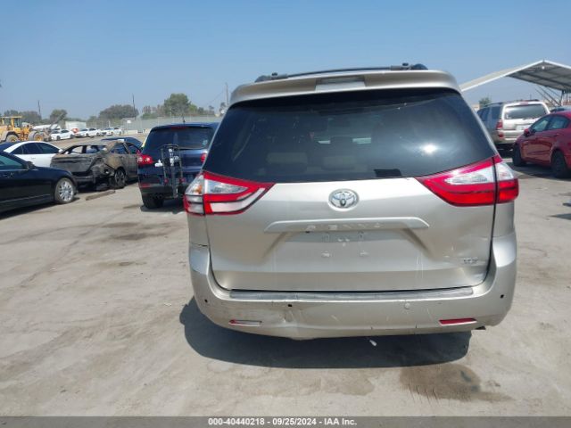 5TDYZ3DC8HS857383 Toyota Sienna Xle Premium 8 Passenger