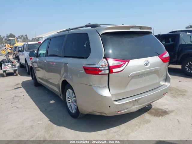 5TDYZ3DC8HS857383 Toyota Sienna Xle Premium 8 Passenger