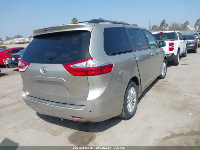 5TDYZ3DC8HS857383 Toyota Sienna Xle Premium 8 Passenger