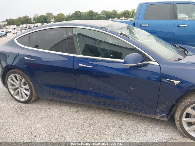 Tesla Model 3 Long Range/mid Range 2018 5YJ3E1EA6JF024733 Image 13