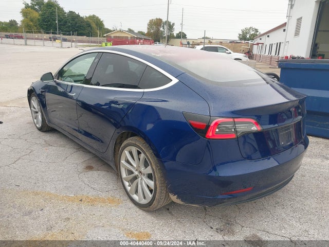 2018 TESLA MODEL 3 5YJ3E1EA6JF024733 Photo 2