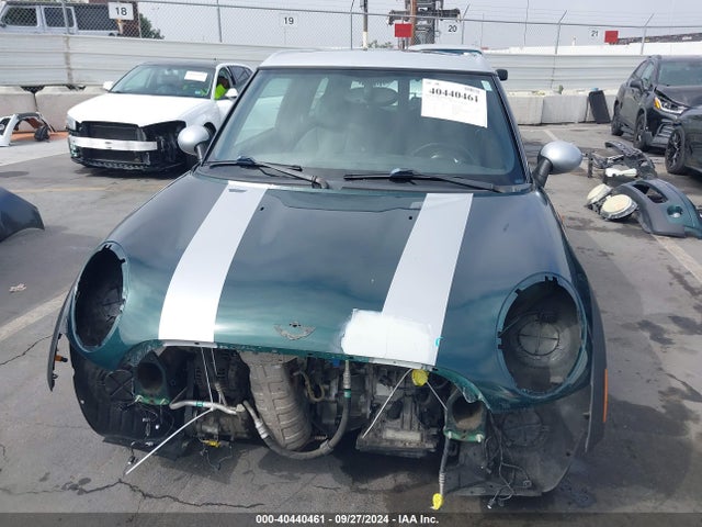 2009 MINI COOPER CLUBMAN WMWML33549TX33842 Photo 5