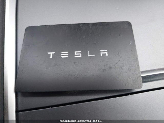 2024 TESLA MODEL Y 7SAYGDEE1RA271965 Photo 10