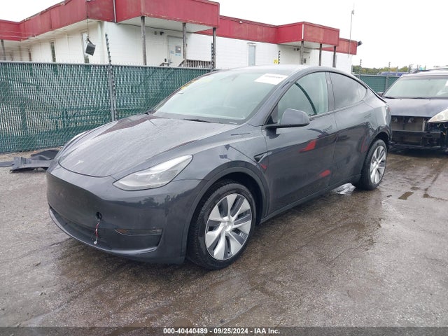 2024 TESLA MODEL Y 7SAYGDEE1RA271965 Photo 1
