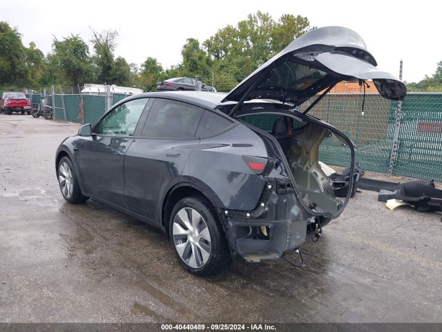 2024 TESLA MODEL Y 7SAYGDEE1RA271965 Photo 2