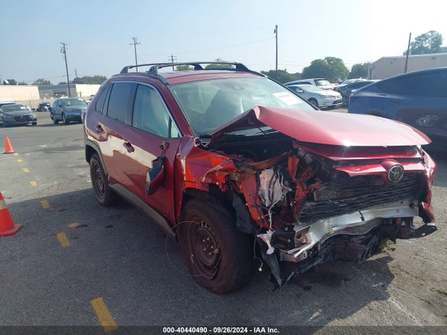 Toyota RAV4 LE 2019 2T3K1RFV5KW018117 Image 1