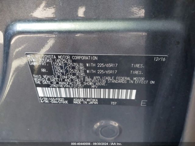 JTMZFREV9HJ121257 Toyota RAV4 LE