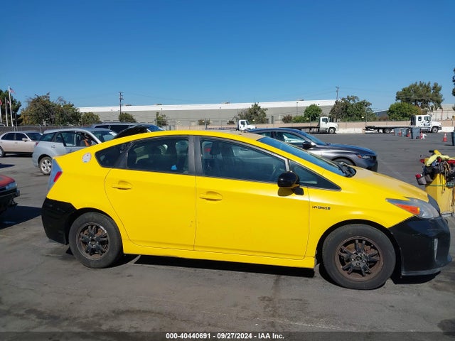 Toyota Prius Two 2014 JTDKN3DU1E0367702 Image 13