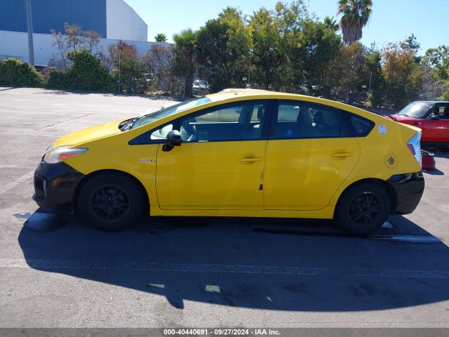 Toyota Prius Two 2014 JTDKN3DU1E0367702 Image 14