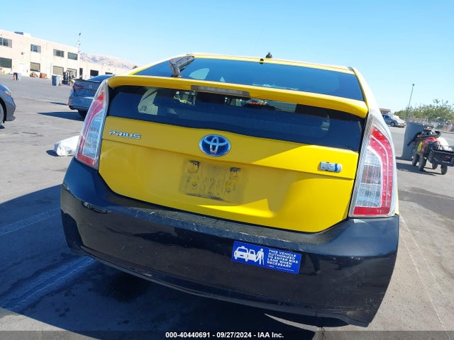 Toyota Prius Two 2014 JTDKN3DU1E0367702 Image 16