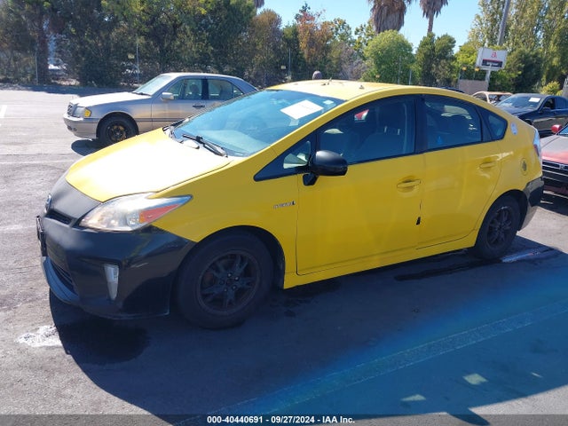 Toyota Prius Two 2014 JTDKN3DU1E0367702 Image 2