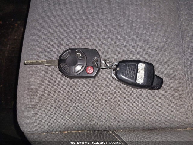 Ford ESCAPE SE 2017 1FMCU9G99HUD53914 Image 11