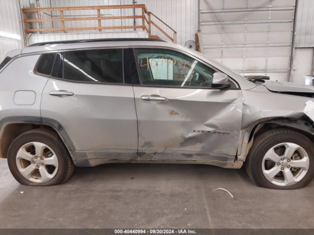 3C4NJDBB8KT849095 Jeep Compass Latitude 4x4