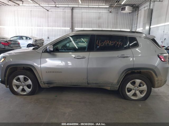 3C4NJDBB8KT849095 Jeep Compass Latitude 4x4