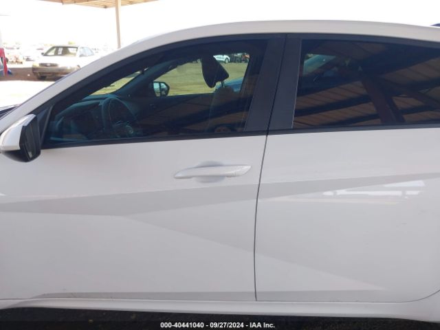 KMHLL4DG9RU667170 Hyundai ELANTRA SE