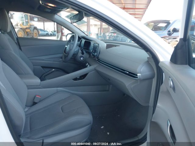 KMHLL4DG9RU667170 Hyundai ELANTRA SE