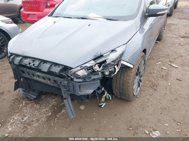 Ford FOCUS RS 2017 WF0DP3TH6H4120578 Image 18