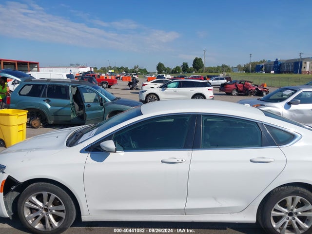 Chrysler 200 Limited 2015 1C3CCCABXFN504707 Image 14