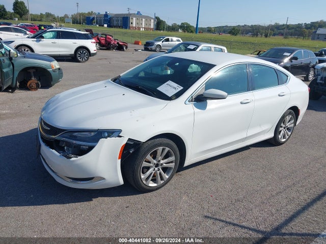 Chrysler 200 Limited 2015 1C3CCCABXFN504707 Image 2