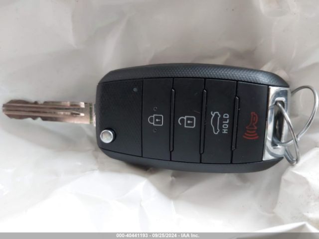 3KPFK4A77HE047035 KIA FORTE LX