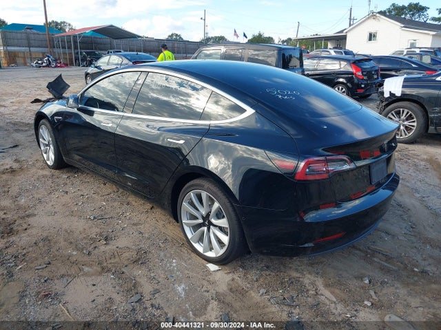 2019 TESLA MODEL 3 5YJ3E1EA9KF317639 Photo 2