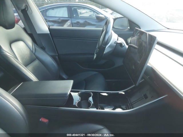 2019 TESLA MODEL 3 5YJ3E1EA9KF317639 Photo 4