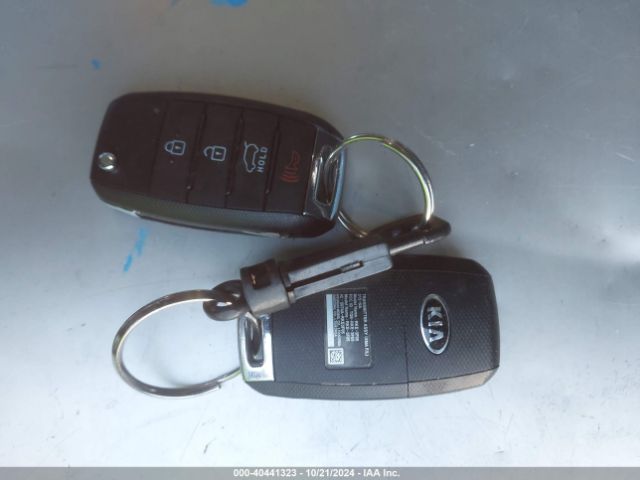 5XYKT4A62FG575004 KIA SORENTO LX
