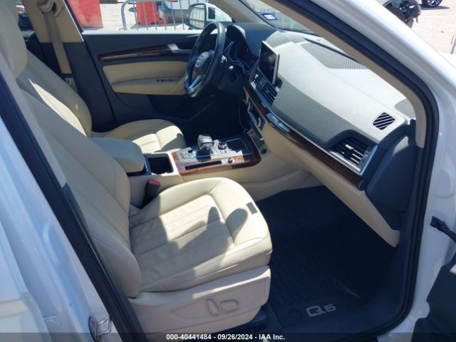 WA1BNAFY5J2080702 Audi Q5 2.0t Premium/2.0t Tech Premium