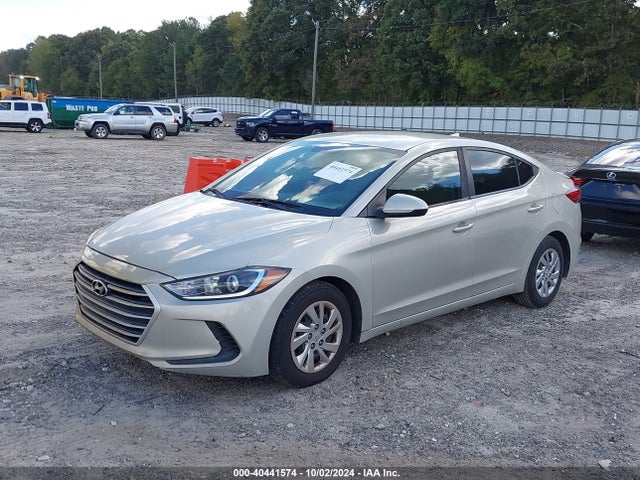 Hyundai ELANTRA SE 2017 KMHD74LF4HU428772 Image 2