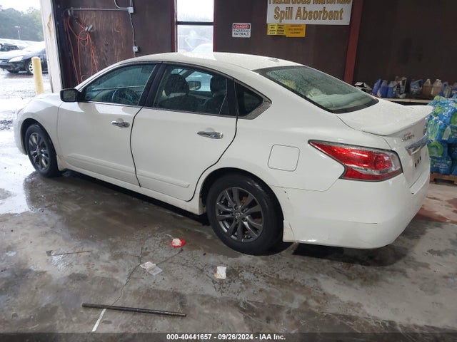 Nissan Altima 2.5 S 2015 1N4AL3AP0FC480952 Image 3