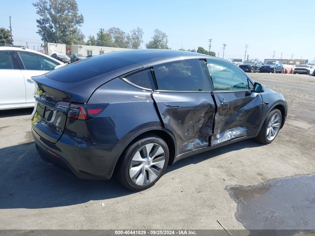 2024 TESLA MODEL Y 7SAYGDED1RF097972 Photo 3