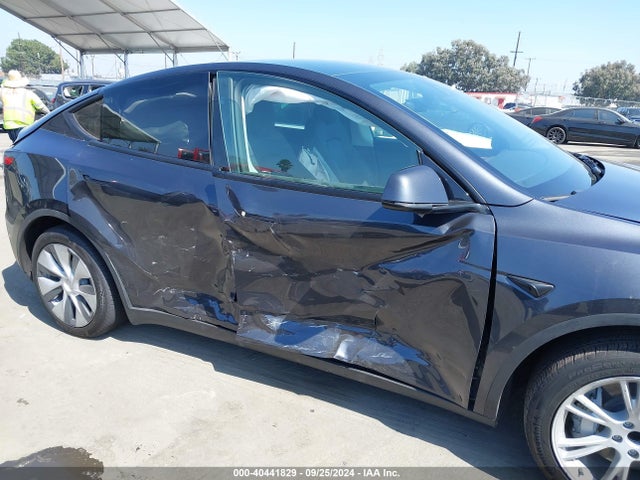 2024 TESLA MODEL Y 7SAYGDED1RF097972 Photo 5