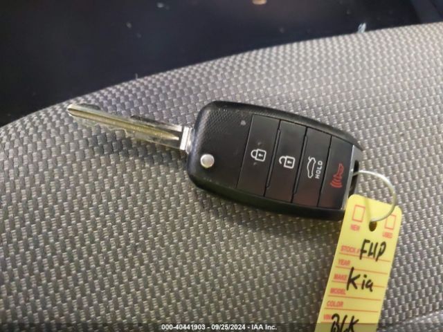 3KPFK4A75JE239480 KIA FORTE LX