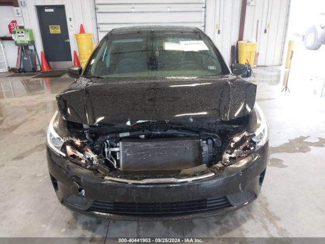 3KPFK4A75JE239480 KIA FORTE LX