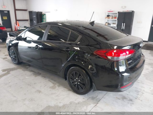 3KPFK4A75JE239480 KIA FORTE LX