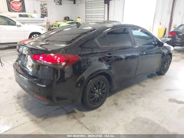 3KPFK4A75JE239480 KIA FORTE LX