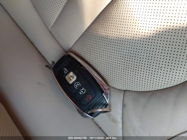 5LMCJ2C9XHUL16874 Lincoln MKC SELECT