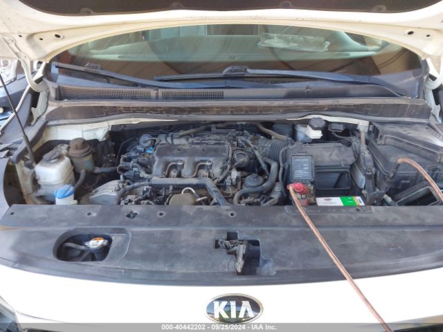 KNDMC5C16G6083936 KIA SEDONA EX