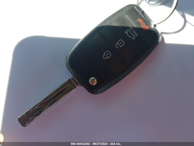 KIA Optima Lx 2015 KNAGM4A76F5584886 Image 11