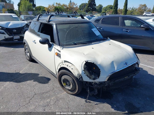 2011 MINI COOPER WMWSU3C51BT093485 Photo 0