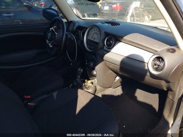 2011 MINI COOPER WMWSU3C51BT093485 Photo 4