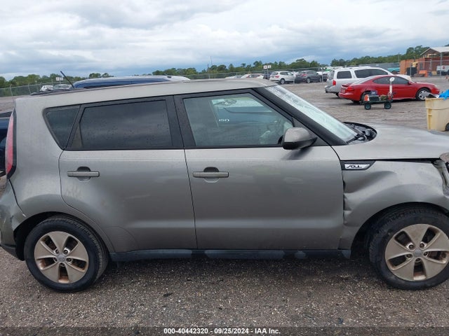 KIA Soul 2015 KNDJN2A22F7202145 Image 13