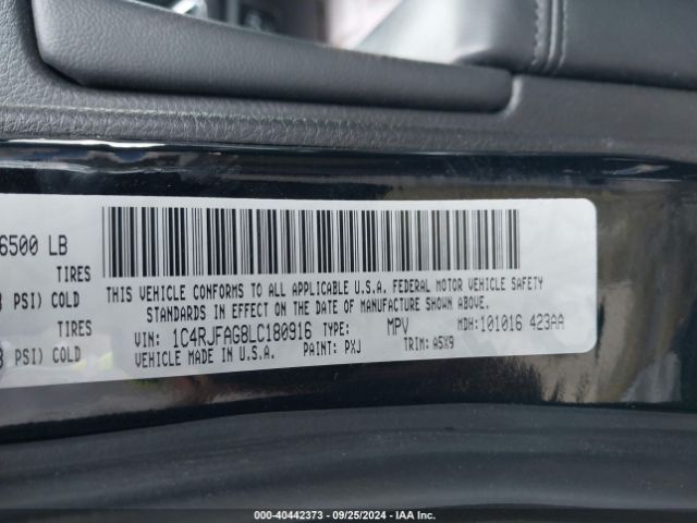1C4RJFAG8LC180916 Jeep Grand Cherokee Laredo E 4x4