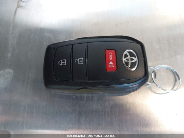 7MUCAAAG5PV048294 Toyota Corolla Cross Le