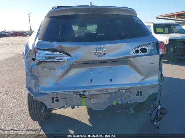 7MUCAAAG5PV048294 Toyota Corolla Cross Le