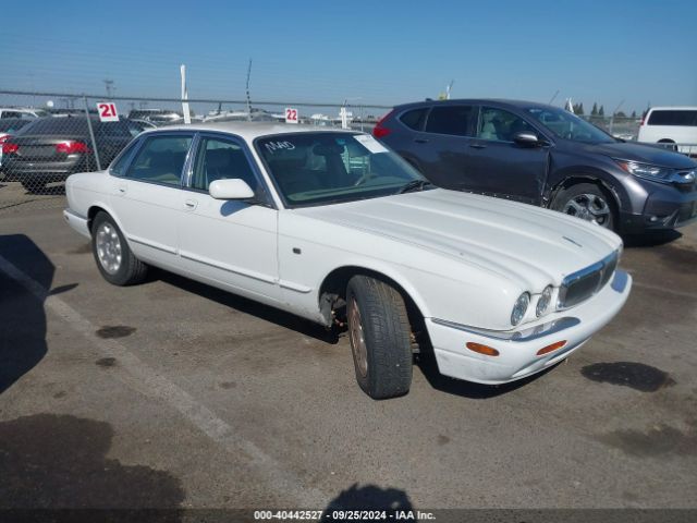 2001 JAGUAR XJ8 SAJDA14C21LF21444 Photo 0