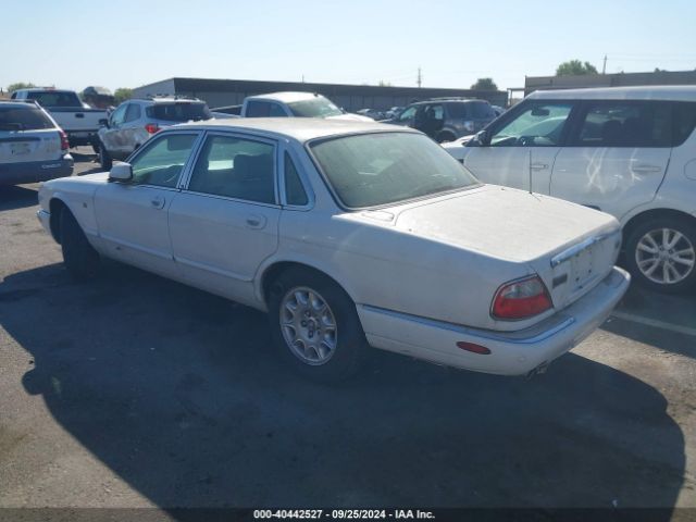 2001 JAGUAR XJ8 SAJDA14C21LF21444 Photo 2