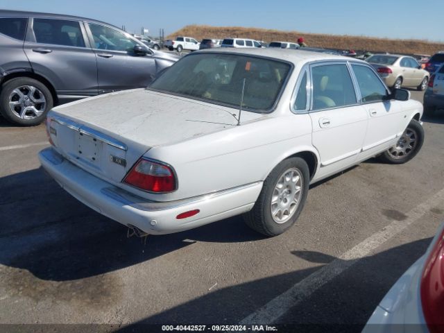 2001 JAGUAR XJ8 SAJDA14C21LF21444 Photo 3